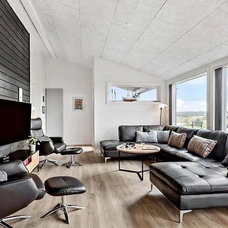 4 Bedroom Awesome In *