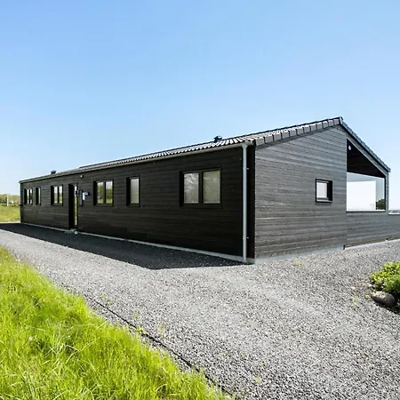 4 Bedroom Awesome In *