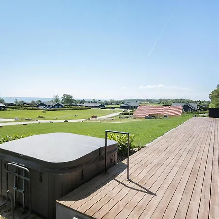 4 Bedroom Awesome In Holiday home *